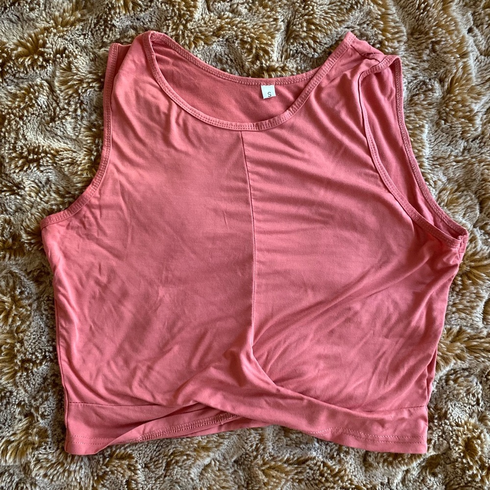 Like new rose cropped workout tank top